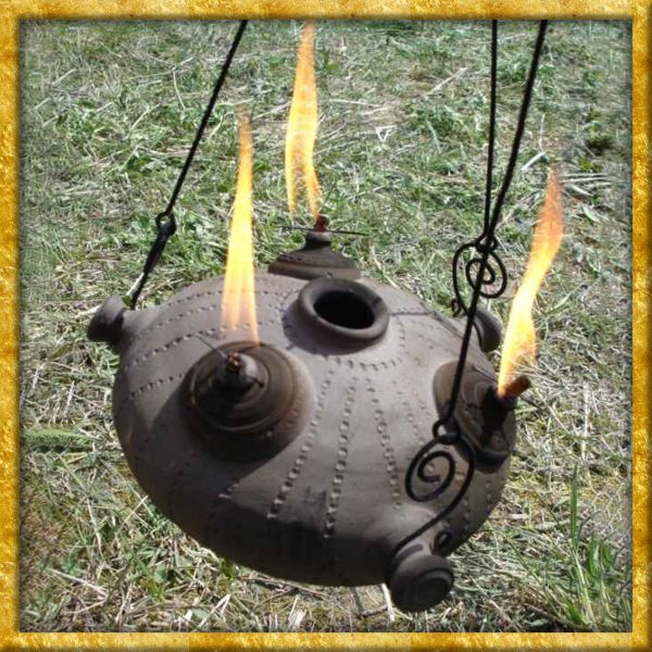 Hängende Öllampe aus Ton mit Eisenkette