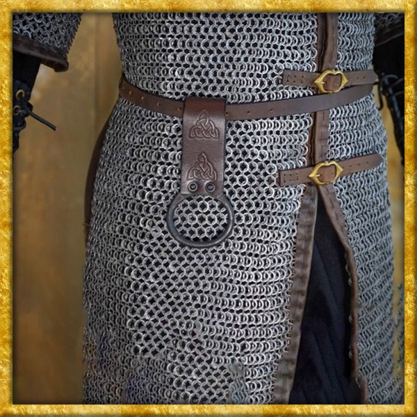 Axt Gürtelhalter mit geschmiedetem Ring und keltischem Knoten