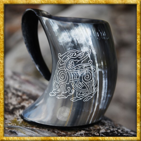Verzierter Hornkrug mit Drachenmotiv - ca. 700ml