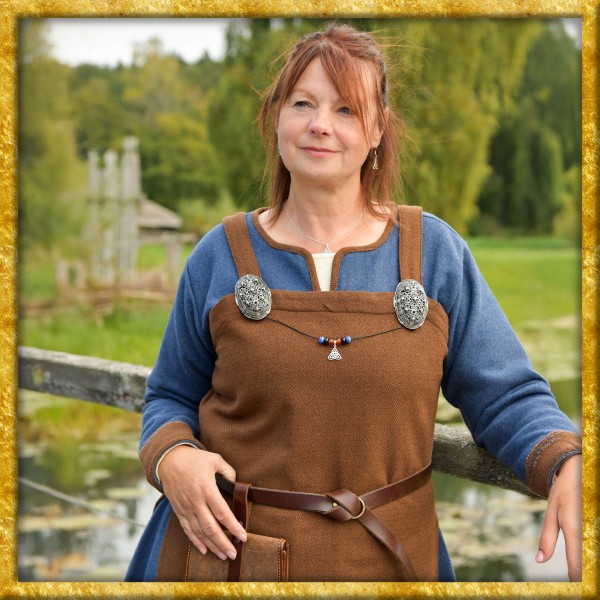 Wikkinger Schürzenkleid Annik aus Wolle Diamantköper - Braun