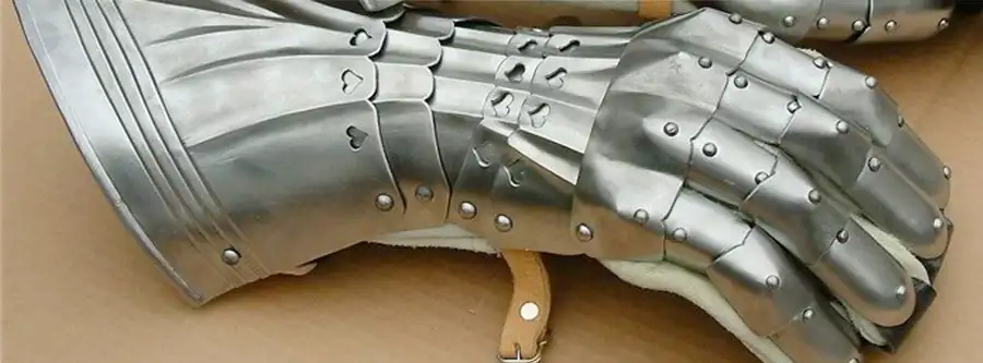 Plattenrüstungen für Arme und Hände | Drachenhort
