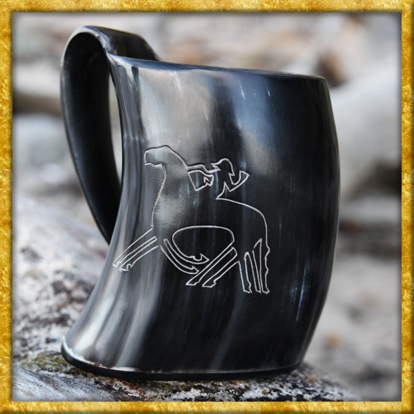 Verzierter Hornkrug Odin reitet Sleipnir - ca. 700ml