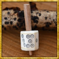 Würfelkreisel aus Knochen mit Holzstiel