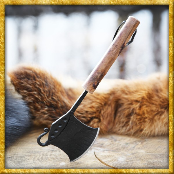 Geschmiedetes Hackbeil mit Holzgriff