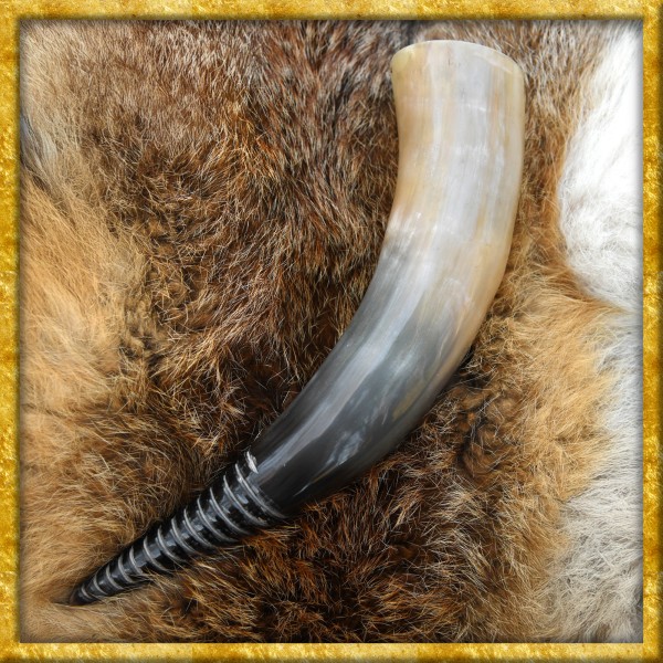 Verziertes Trinkhorn mit Spiralcarving - ca. 250ml