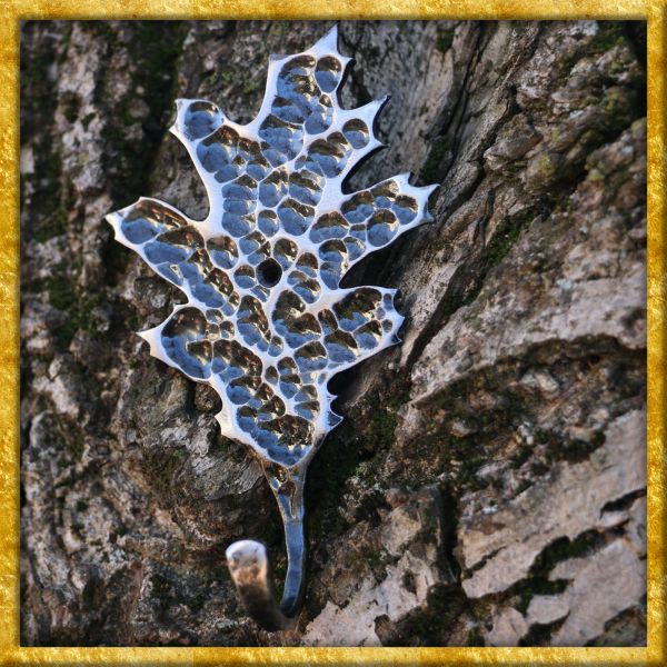 Geschmiedeter Wandhaken mit Eichen-Blatt